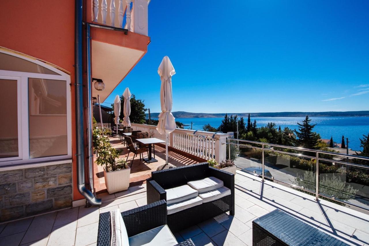 Apartments By The Sea Starigrad, Paklenica - 16421 Eksteriør bilde