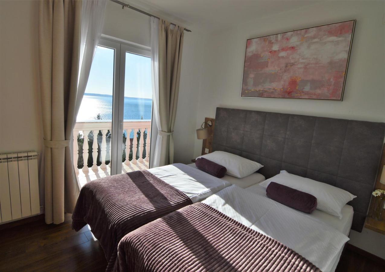 Apartments By The Sea Starigrad, Paklenica - 16421 Eksteriør bilde