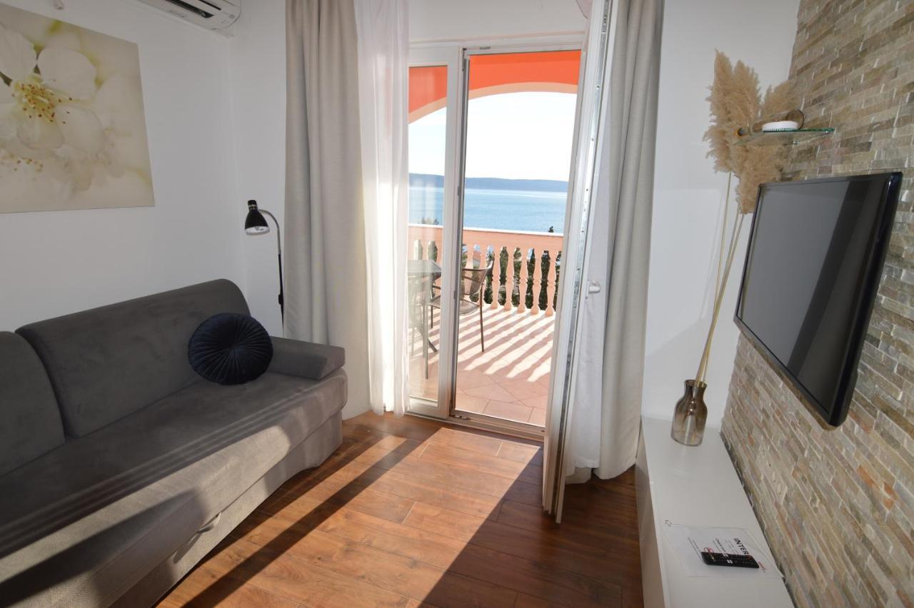 Apartments By The Sea Starigrad, Paklenica - 16421 Eksteriør bilde